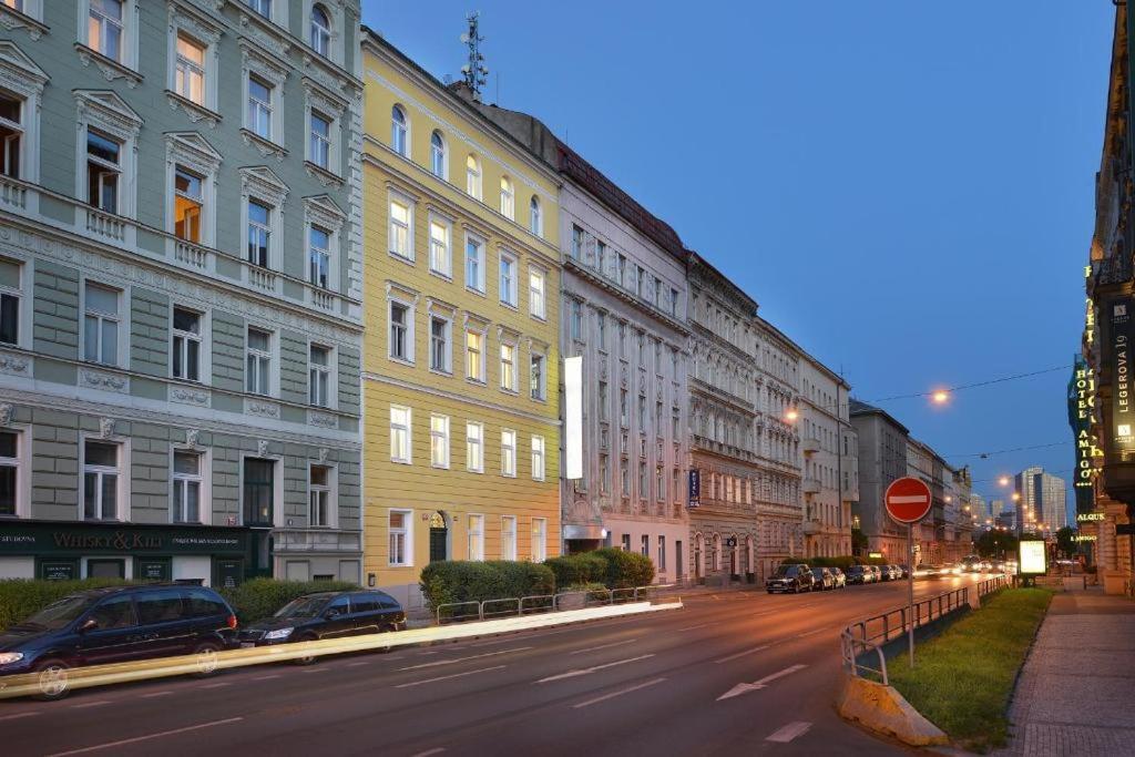 Prague Season Three Stars Otel Dış mekan fotoğraf