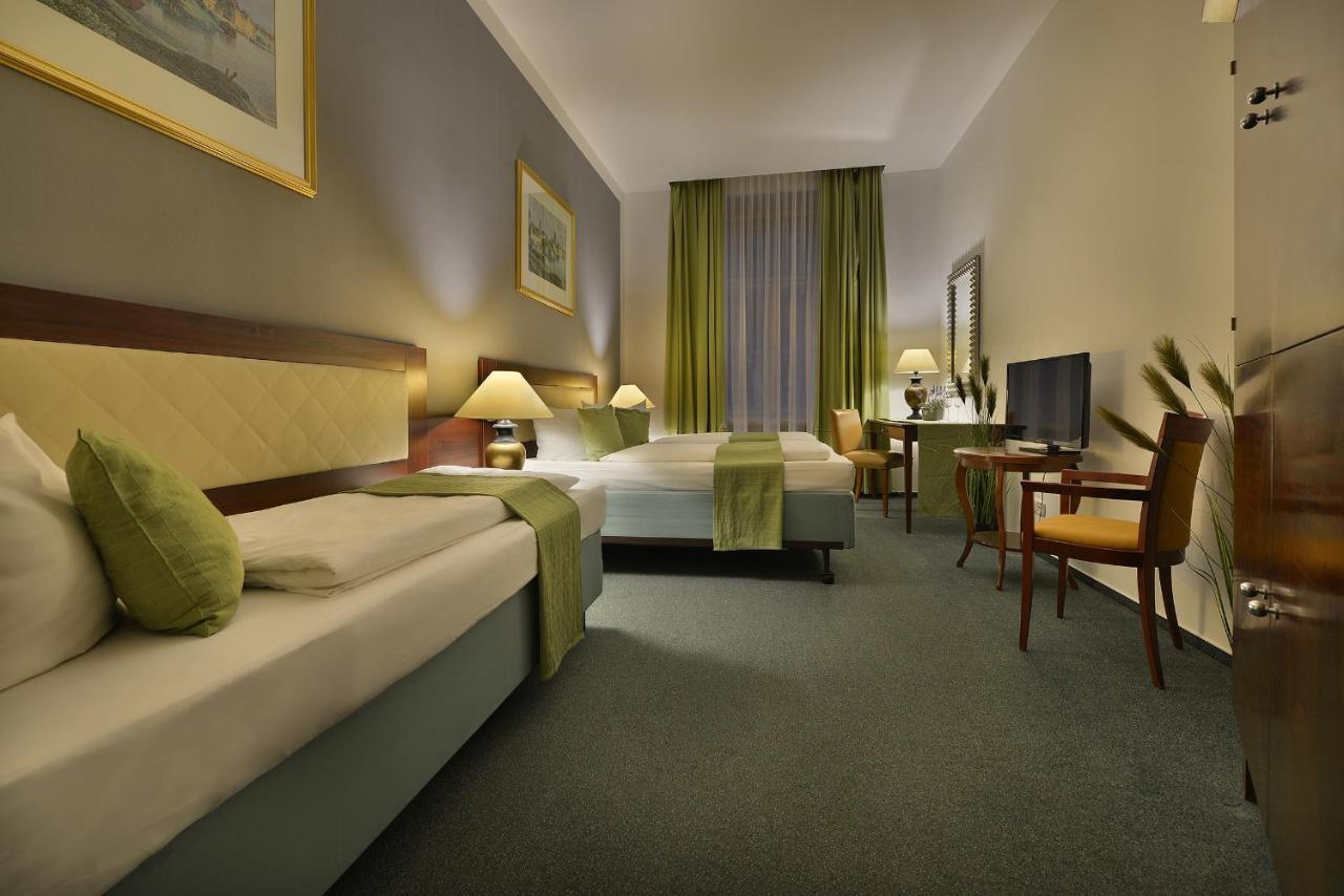 Prague Season Three Stars Otel Dış mekan fotoğraf